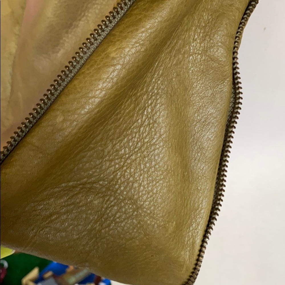 Cynthia Rowley Leather Tote Expandable - Picture 4 of 13